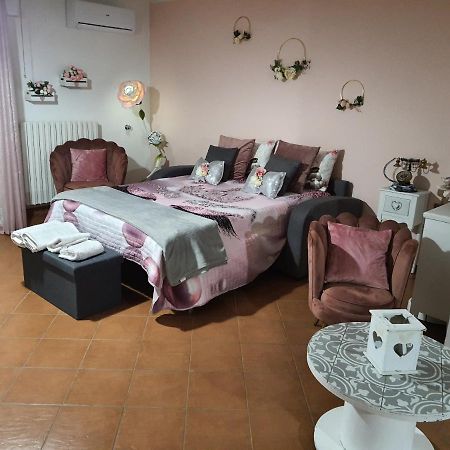 Shabby Chic Rooms Con Cucina E Giardino Privato Pomarico Bagian luar foto