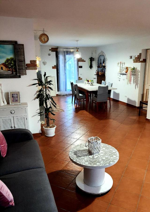 Shabby Chic Rooms Con Cucina E Giardino Privato Pomarico Bagian luar foto