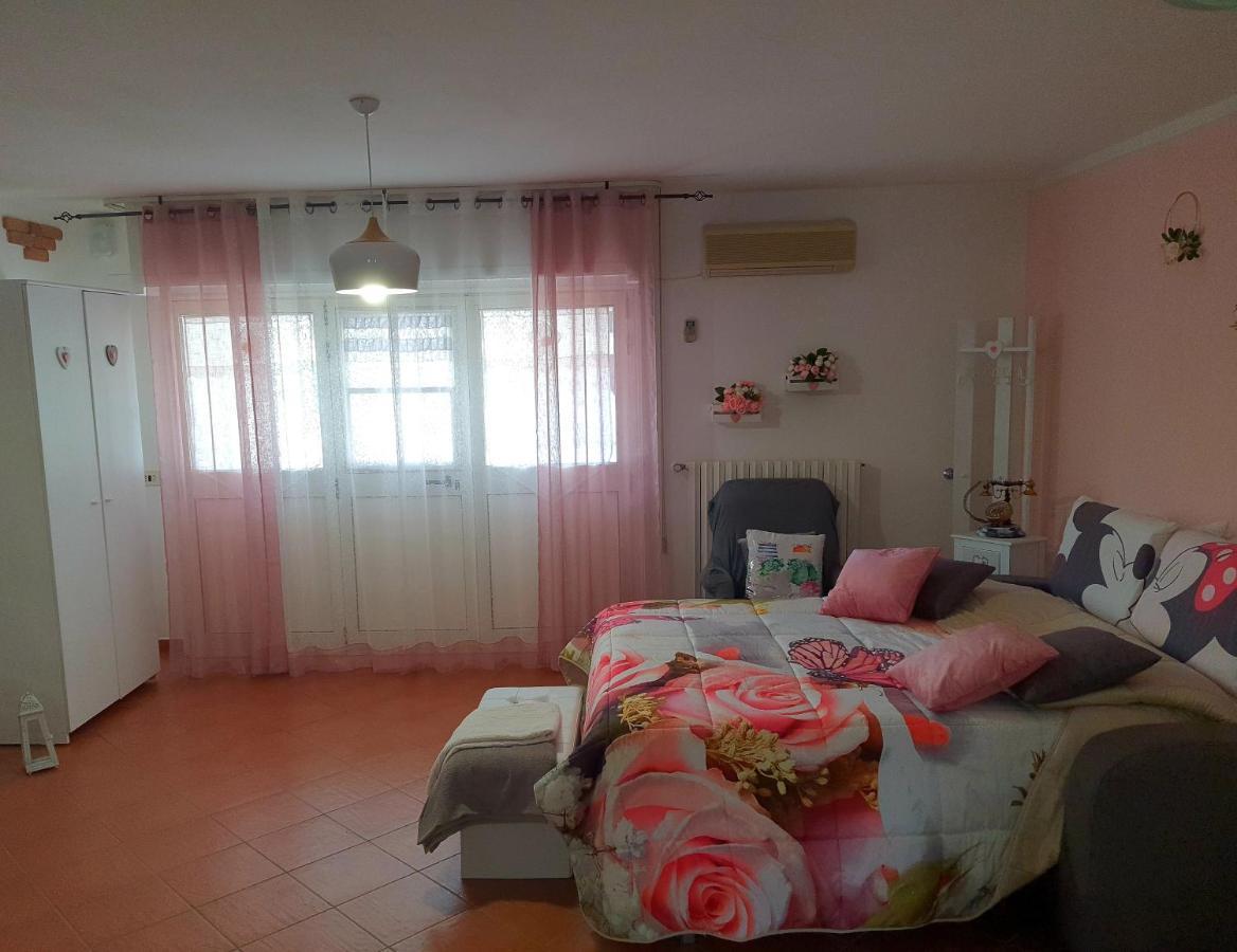 Shabby Chic Rooms Con Cucina E Giardino Privato Pomarico Bagian luar foto