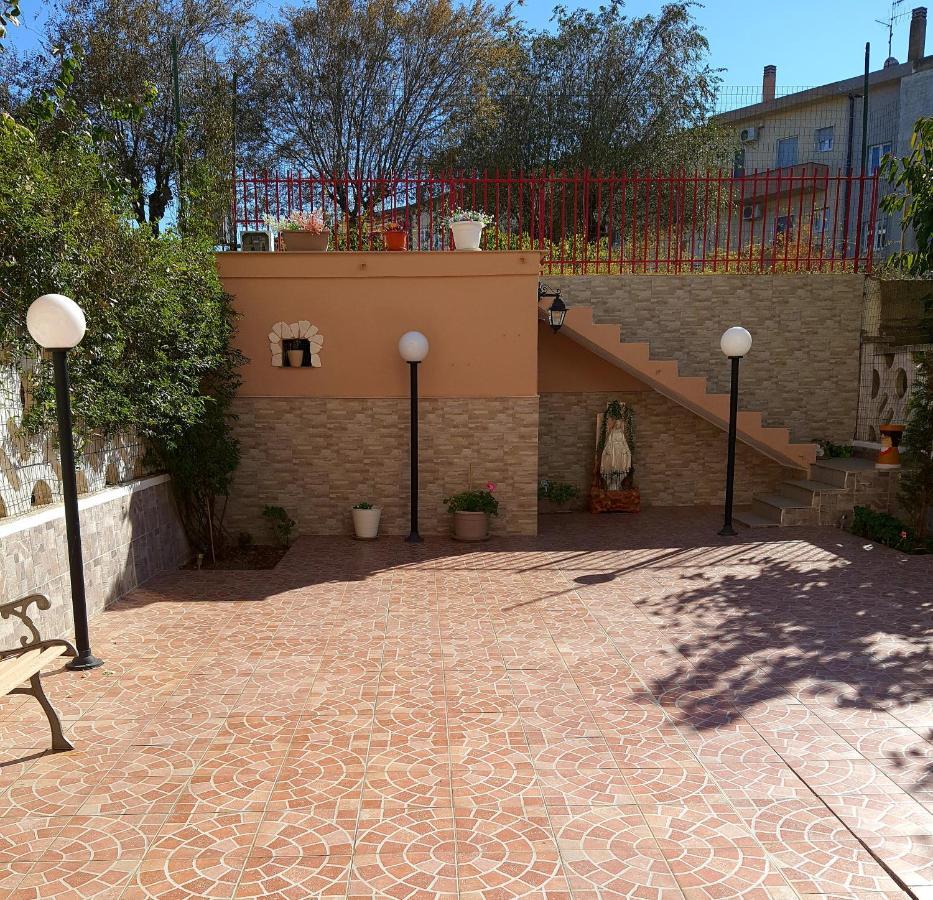 Shabby Chic Rooms Con Cucina E Giardino Privato Pomarico Bagian luar foto