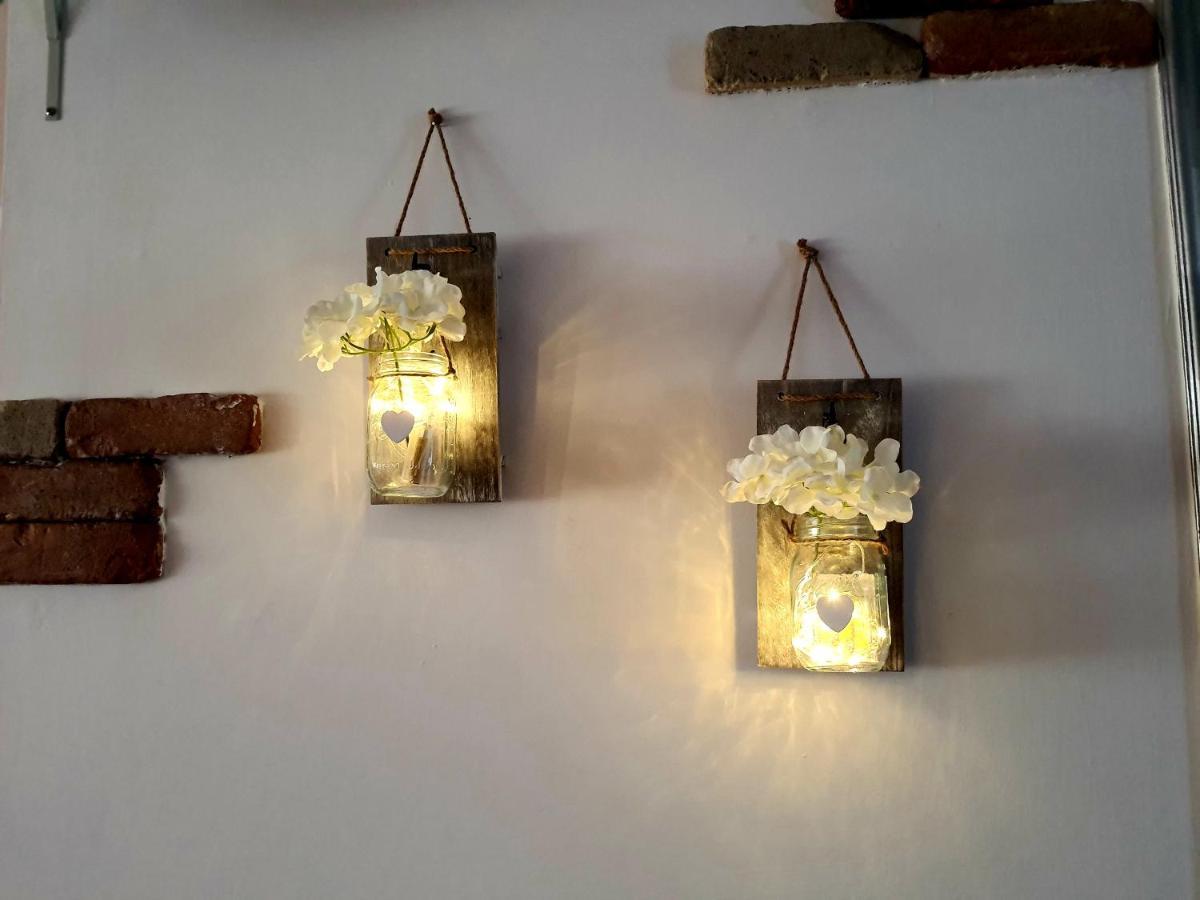 Shabby Chic Rooms Con Cucina E Giardino Privato Pomarico Bagian luar foto