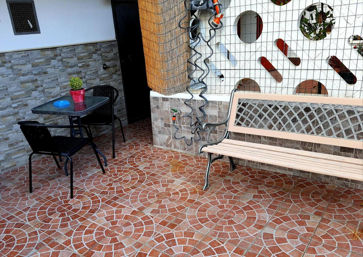 Shabby Chic Rooms Con Cucina E Giardino Privato Pomarico Bagian luar foto