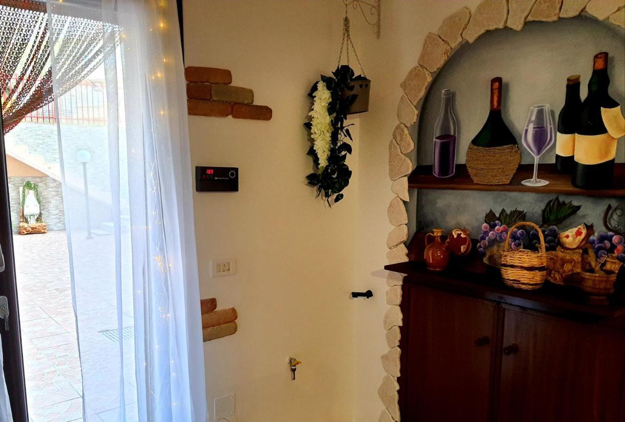 Shabby Chic Rooms Con Cucina E Giardino Privato Pomarico Bagian luar foto