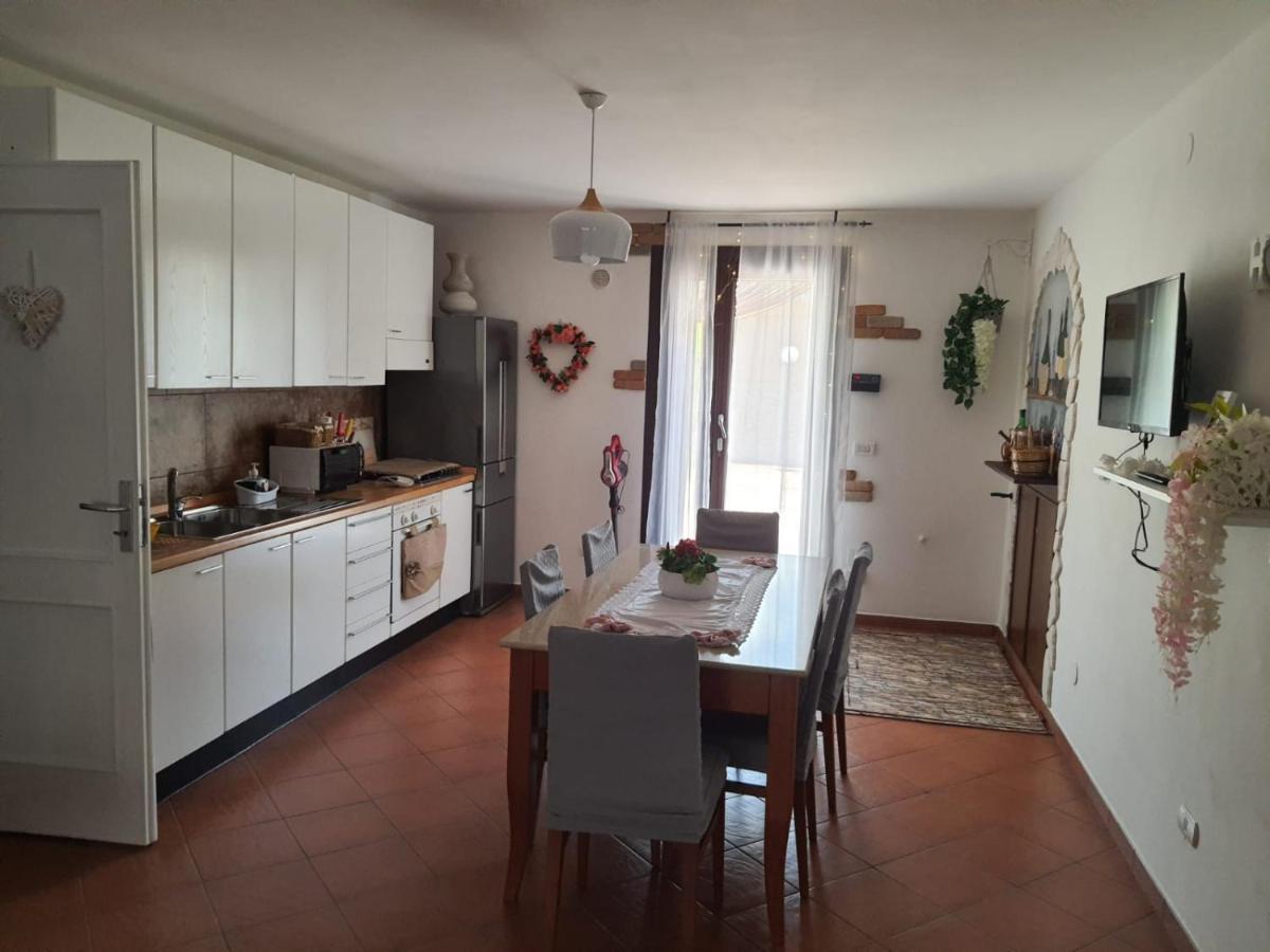 Shabby Chic Rooms Con Cucina E Giardino Privato Pomarico Bagian luar foto