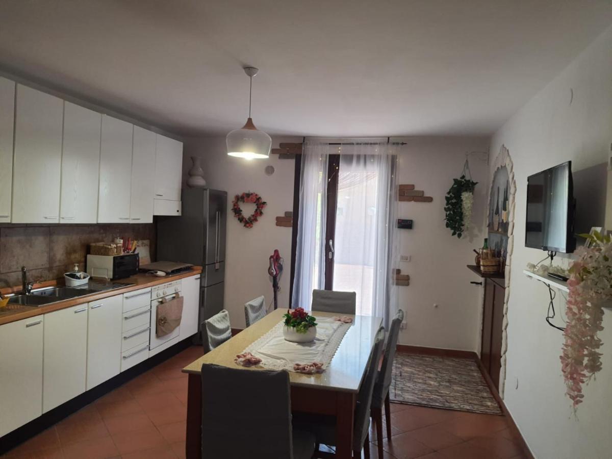 Shabby Chic Rooms Con Cucina E Giardino Privato Pomarico Bagian luar foto